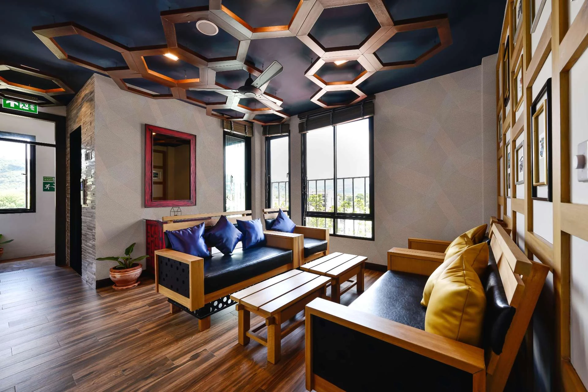 6 modèles de papier peint lavable pour restaurants de luxe