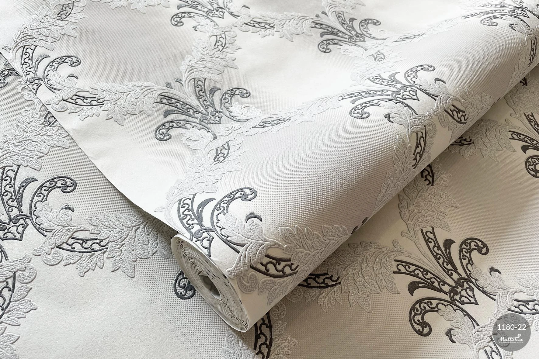White and gray non-woven wallpaper for the living room, Vivaldi pattern
